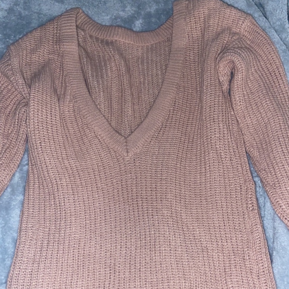 Wet seal pink sweater with v neck back